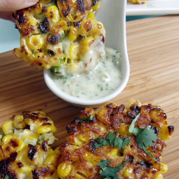 Croquetas de elote dulce con mayonesa de jalapeño