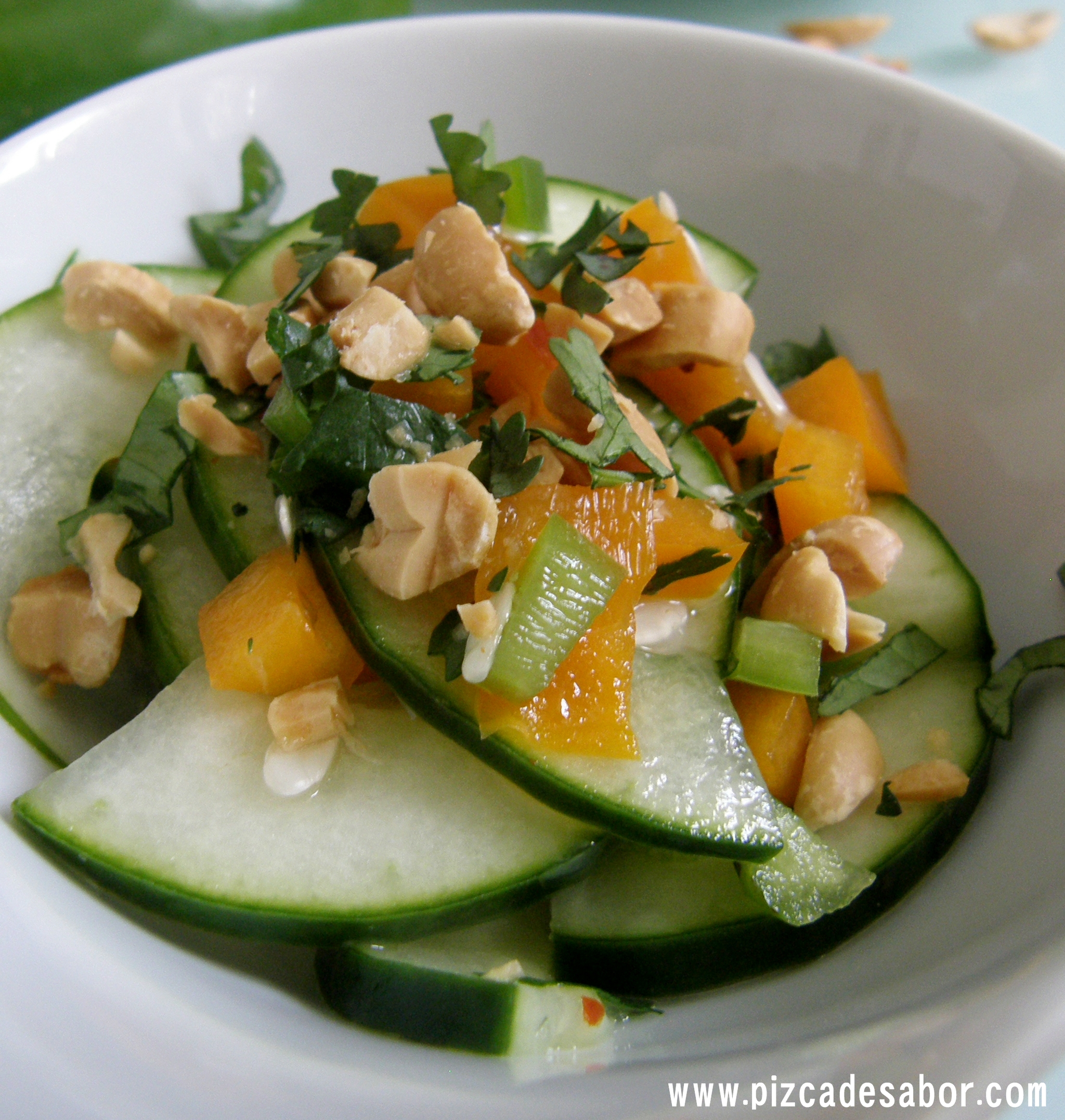 Ensalada Tailandesa de pepino - Pizca de Sabor