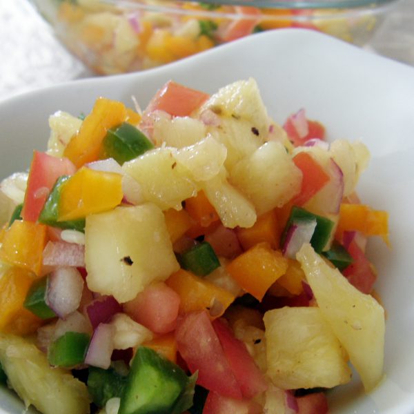 Pico de gallo con piña