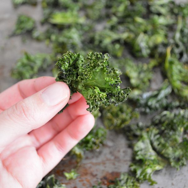 Cómo hacer chips de kale o col berza