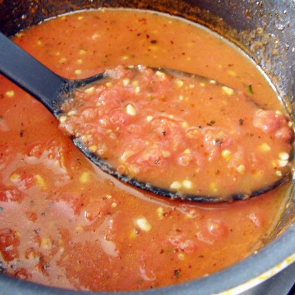 Cómo hacer salsa marinara (salsa de tomate)