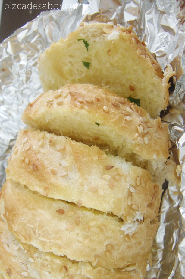 Pan con mantequilla de ajo – Pizca de Sabor