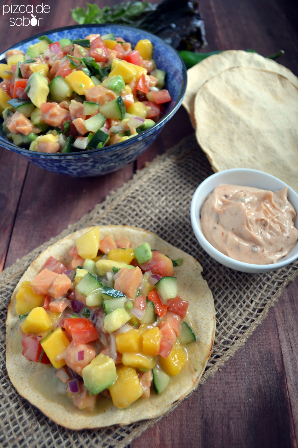 Ceviche de salmón, mango y aguacate - Pizca de Sabor