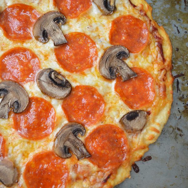Masa de pizza de 3 ingredientes – La pizza más fácil de tu vida (30 minutos o menos)