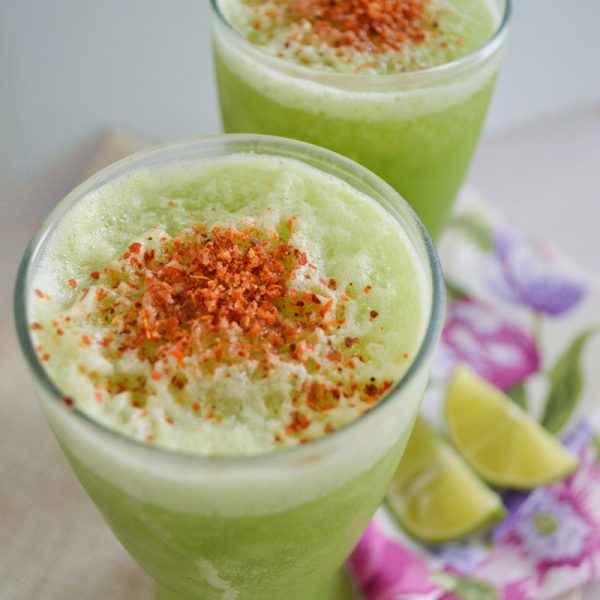 Frappé de pepino con limón y chile