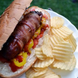 Hot dogs con tocino a la parrilla www.pizcadesabor.com