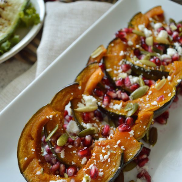 Calabaza con queso de cabra, granada  y pepitas de calabaza