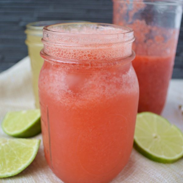 Limonada de fresa fácil (strawberry lemonade) www.pizcadesabor.com