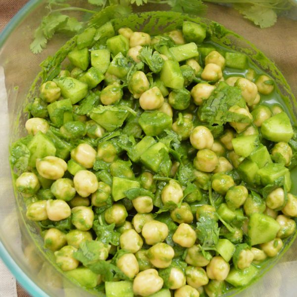 Ensalada de garbanzos, cilantro y limón