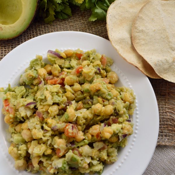 Ensalada de garbanzos con aguacate