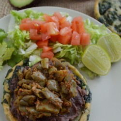 Sopes de nopales con chorizo www.pizcadesabor.com