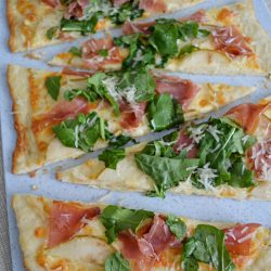 Pizza de pera, manchego, jamón serrano www.pizcadesabor.com