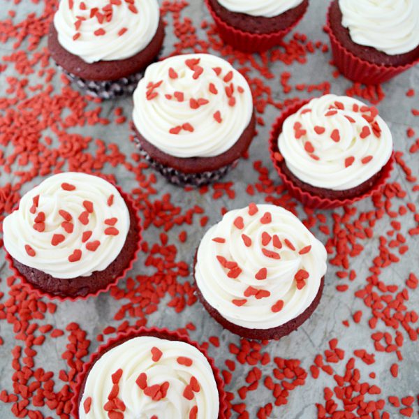Cupcakes red velvet o pastelitos terciopelo rojo www.pizcadesabor.com