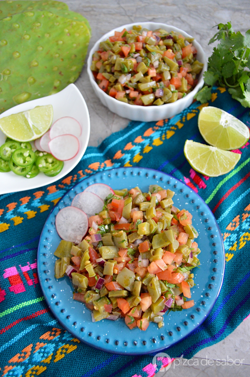 Ensalada de nopales - Pizca de Sabor