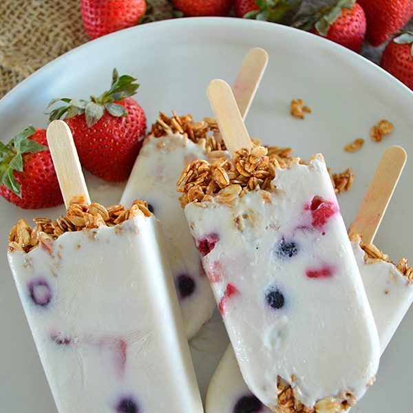 Paletas de yogurt con avena